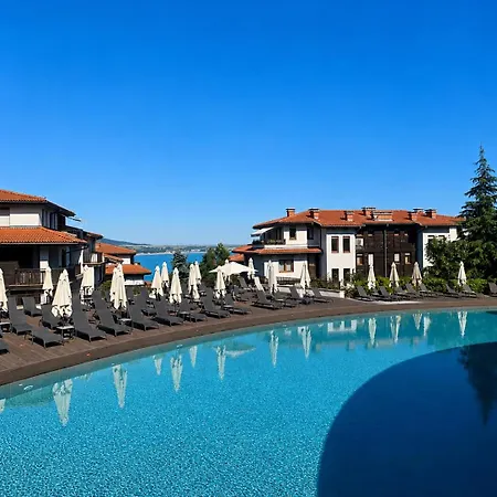 Santa Marina Village Sineva 公寓