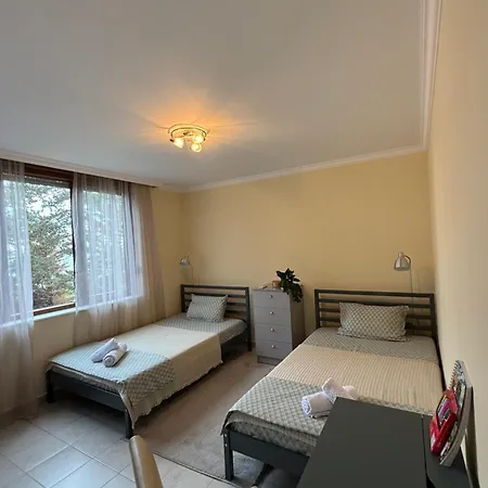 Santa Marina Village Sineva 公寓 *